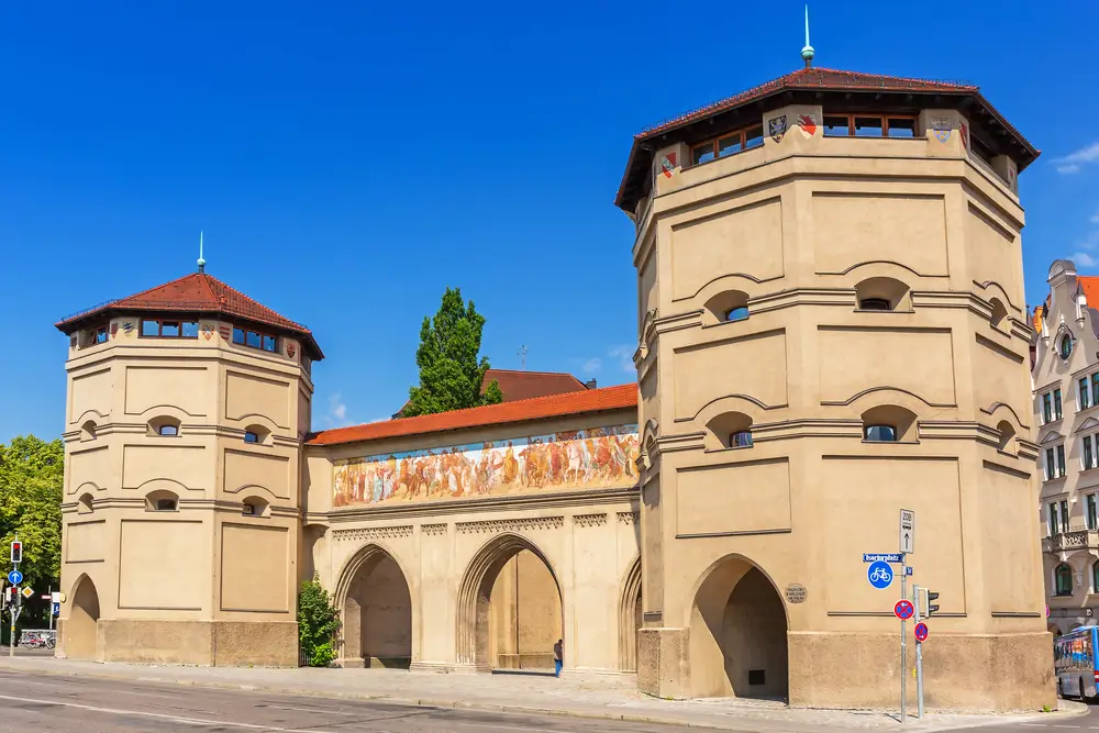 porta medievale isartor monaco di baviera